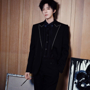 블랙 스터드 테일러드 재킷